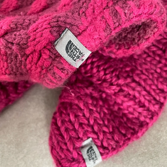 Set of beanie and scarf - Picture 8 of 9